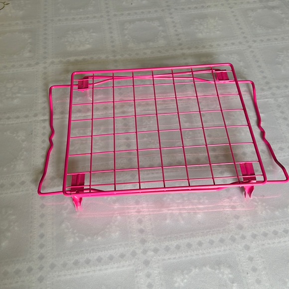 Pink locker shelf - Picture 1 of 5